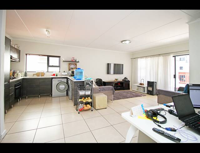 2 BEDROOM APARTMENT FOR SALE IN GREENSTONE HILL